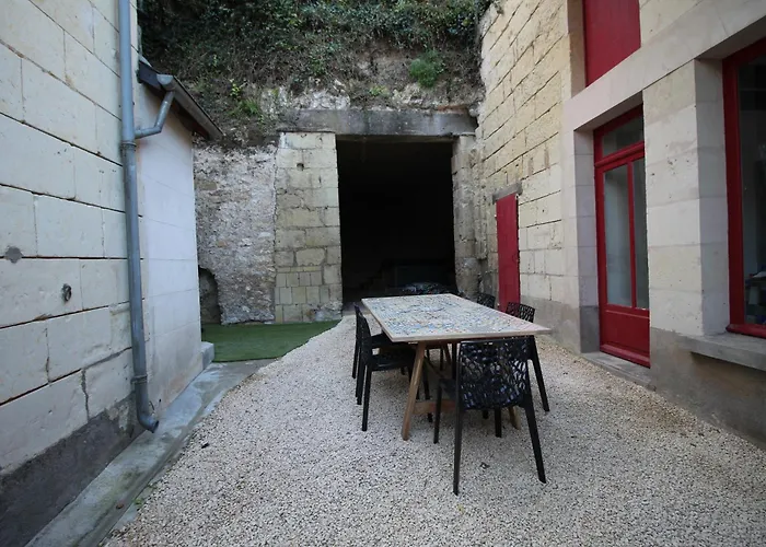 21 Route De Saumur * Parnay