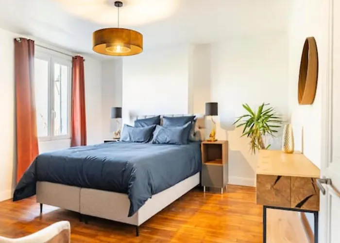 21 Route De Saumur Ferienhaus *